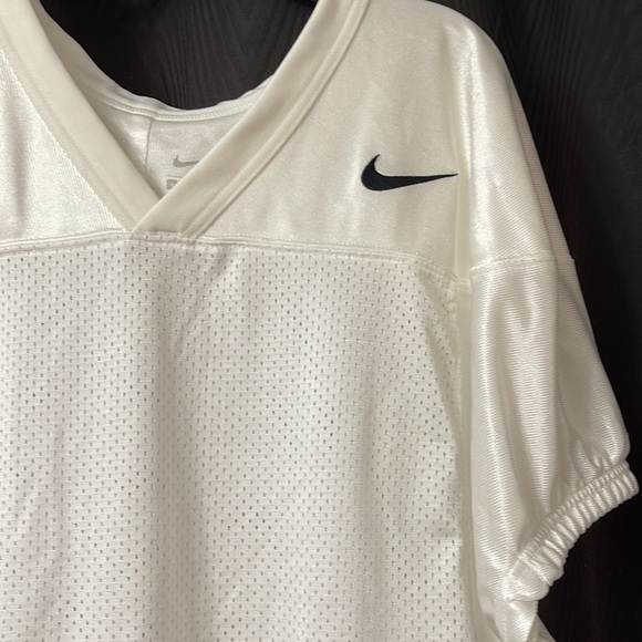 Nike size small jersey. See pictures! Few small snagged spots. - Picture 3 of 9